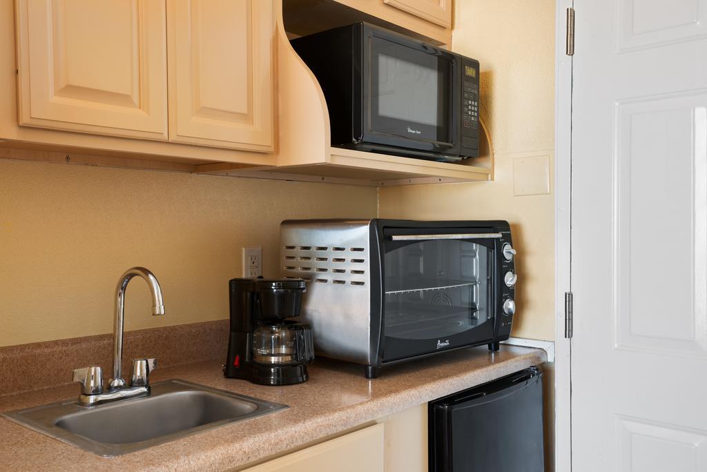 Howard Johnson By Wyndham Ocean City Oceanfront Екстер'єр фото