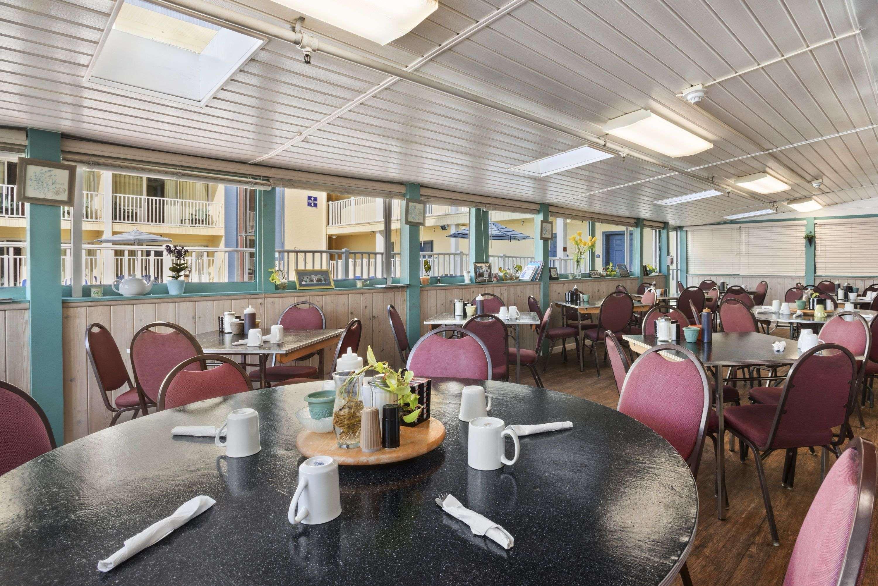 Howard Johnson By Wyndham Ocean City Oceanfront Екстер'єр фото