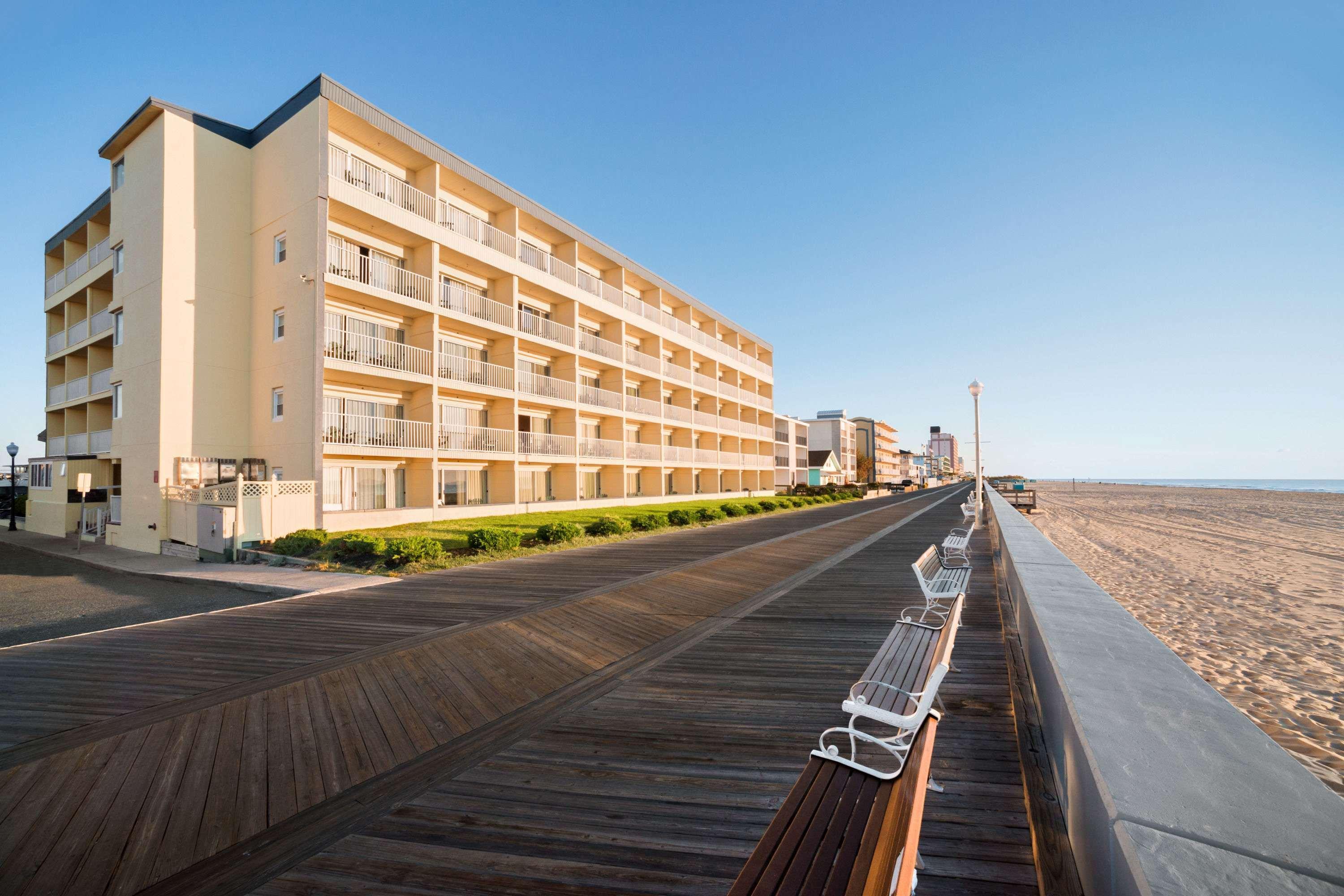 Howard Johnson By Wyndham Ocean City Oceanfront Екстер'єр фото