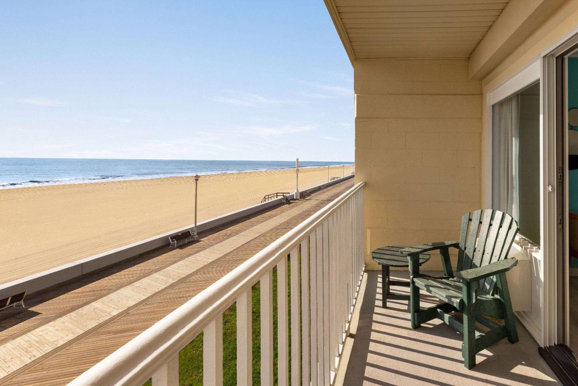 Howard Johnson By Wyndham Ocean City Oceanfront Екстер'єр фото