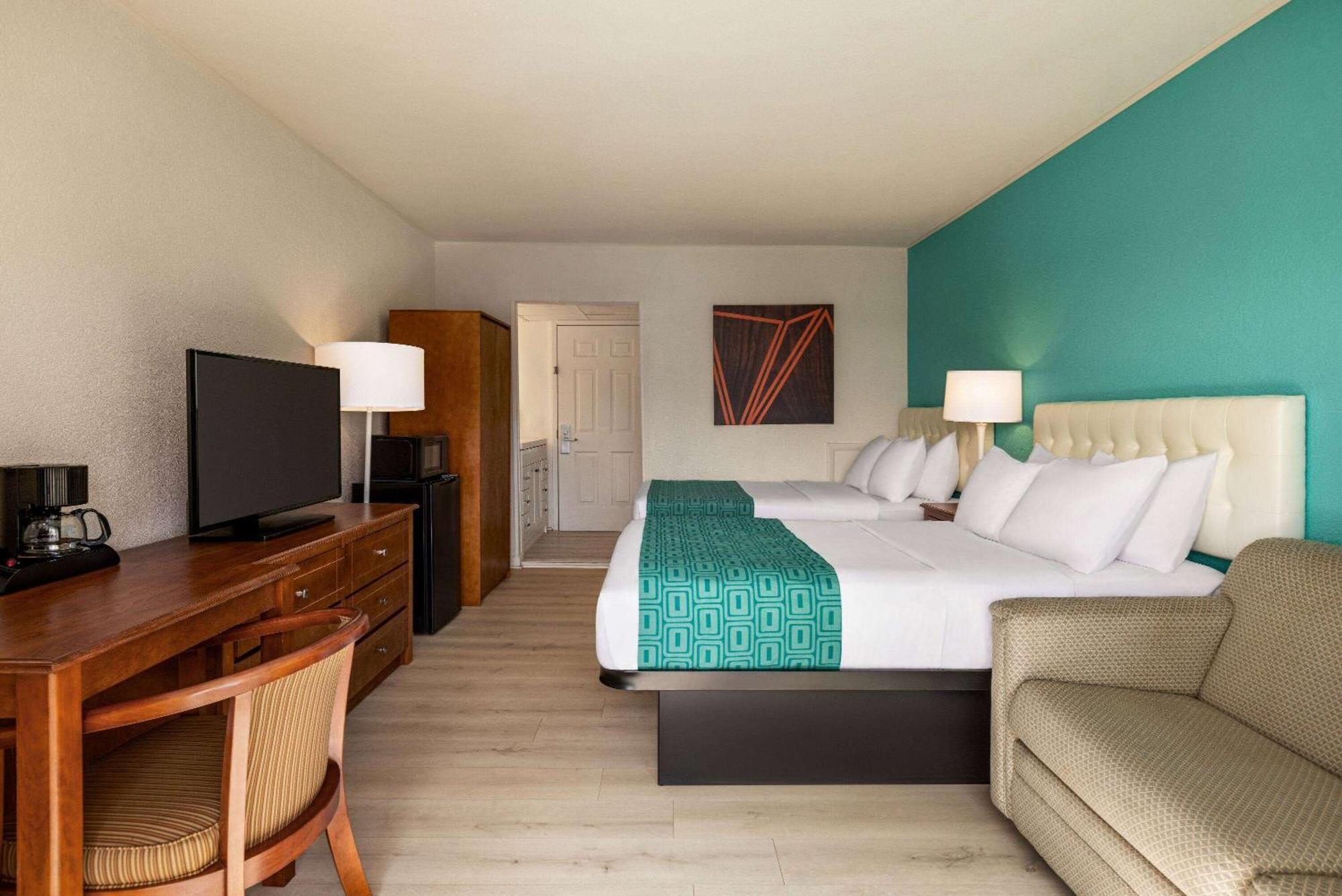 Howard Johnson By Wyndham Ocean City Oceanfront Екстер'єр фото